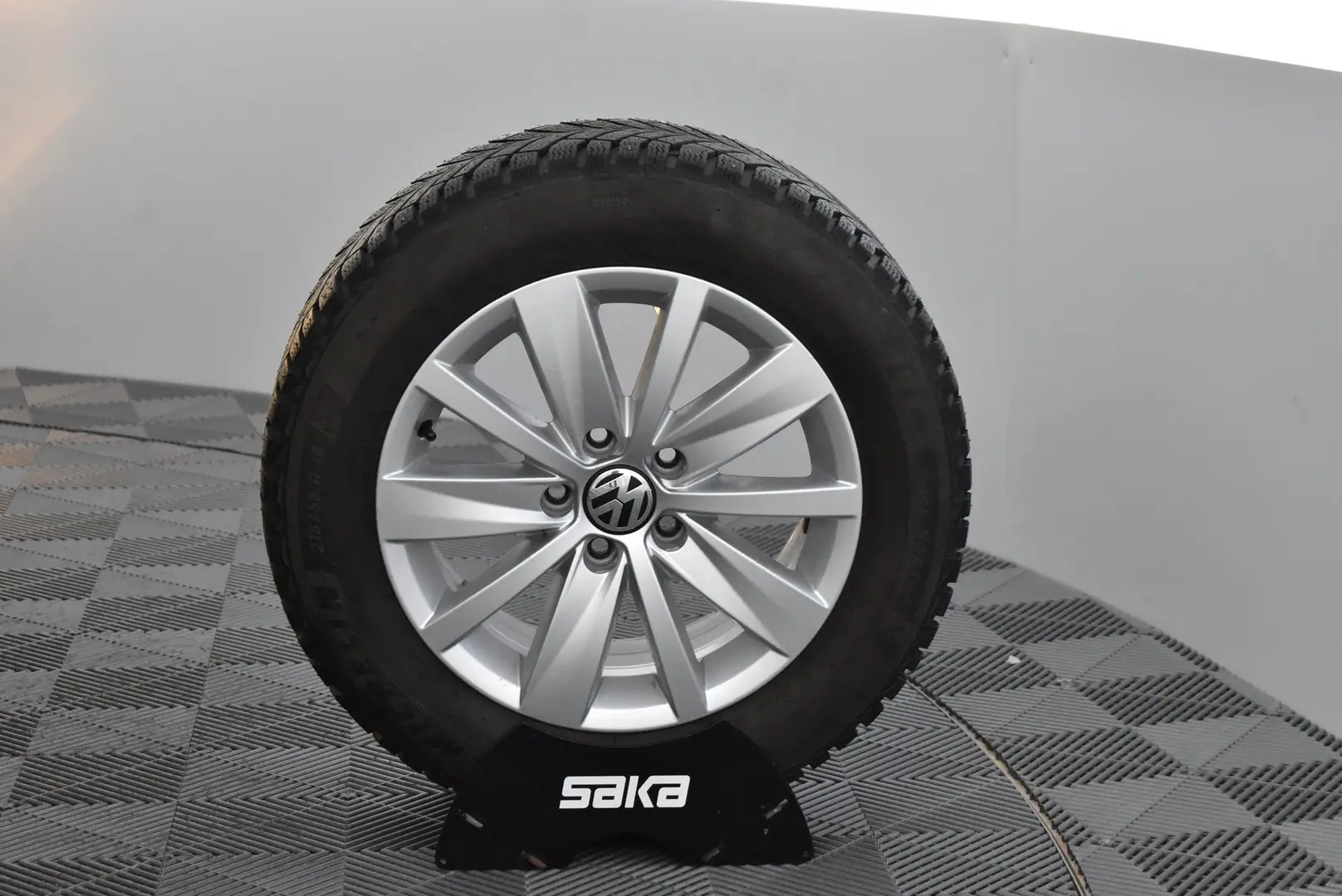 Car Image - 5SegxaNMJXXTtAB8nnPwwi
