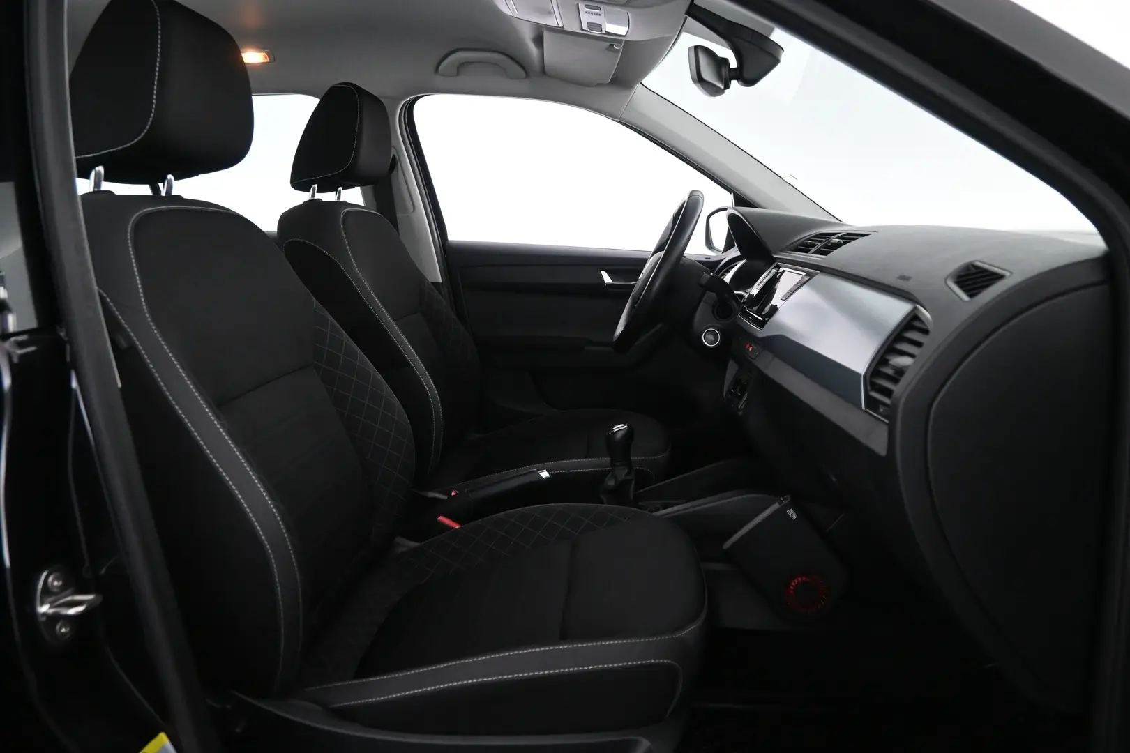 Car Image - ElVHj4VRRE6tH3tTio58G