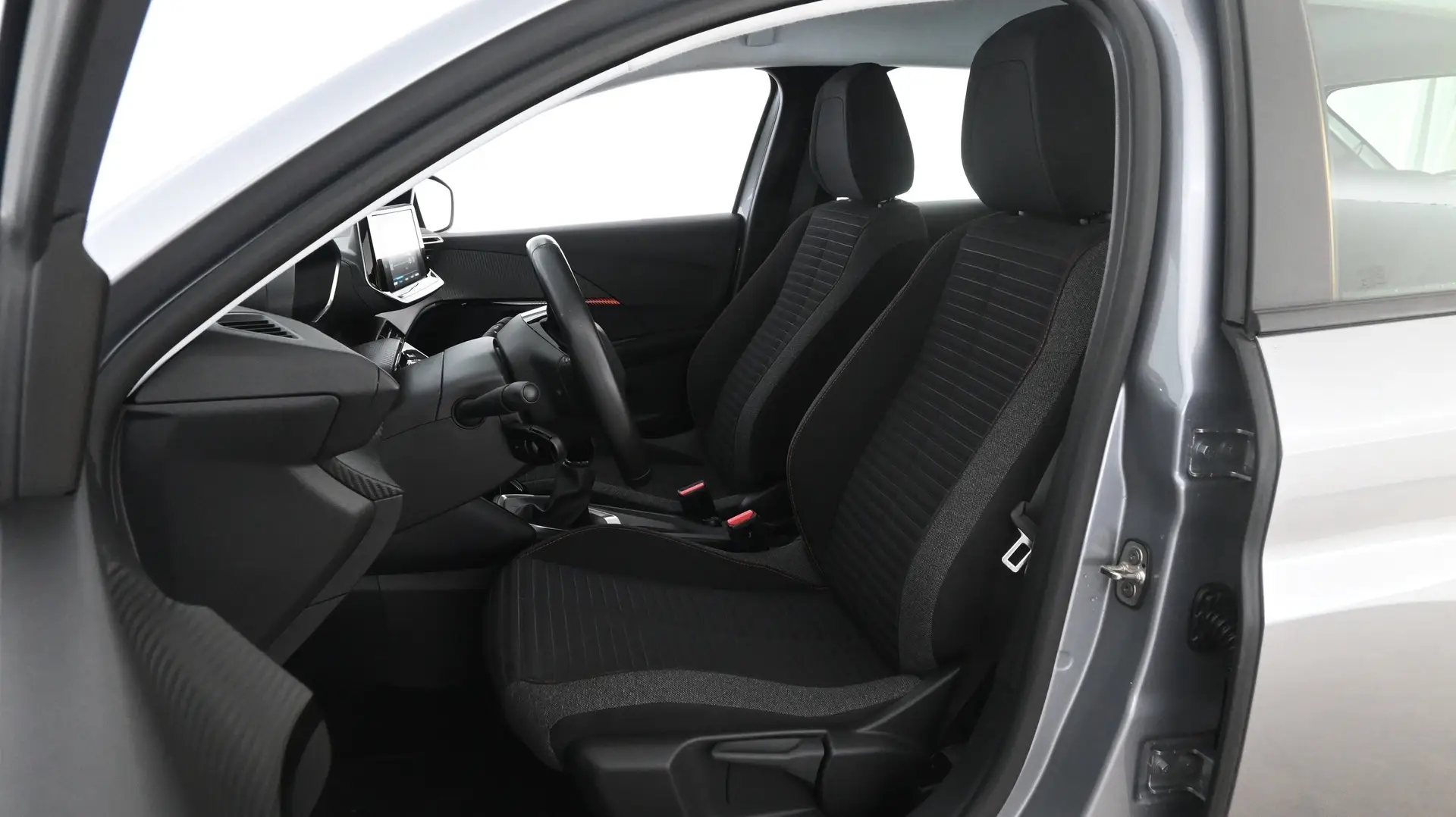 Car Image - 3lFfmDE5UJ1h9MwBCPe56v
