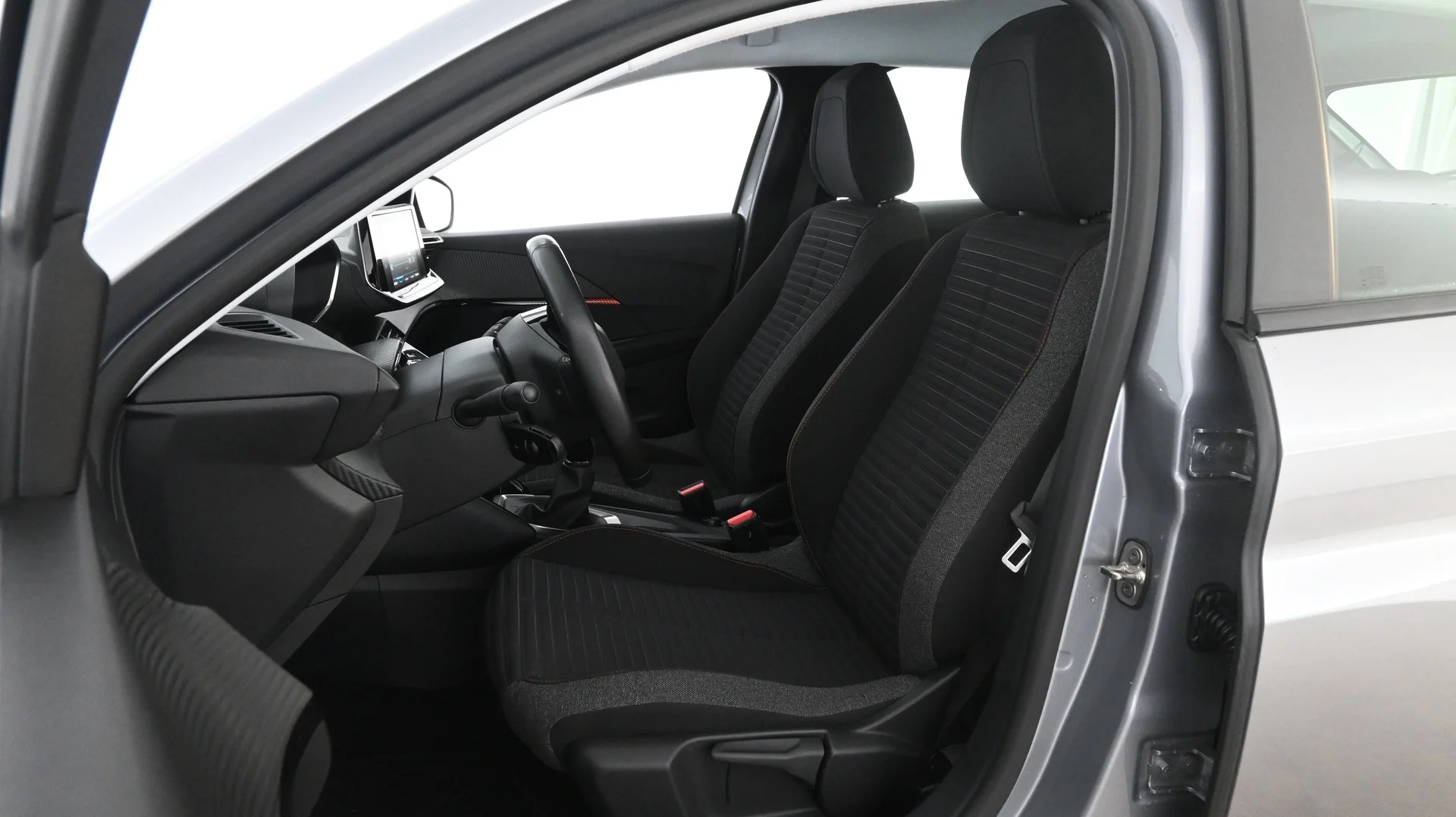 Car Image - 3lFfmDE5UJ1h9MwBCPe56v