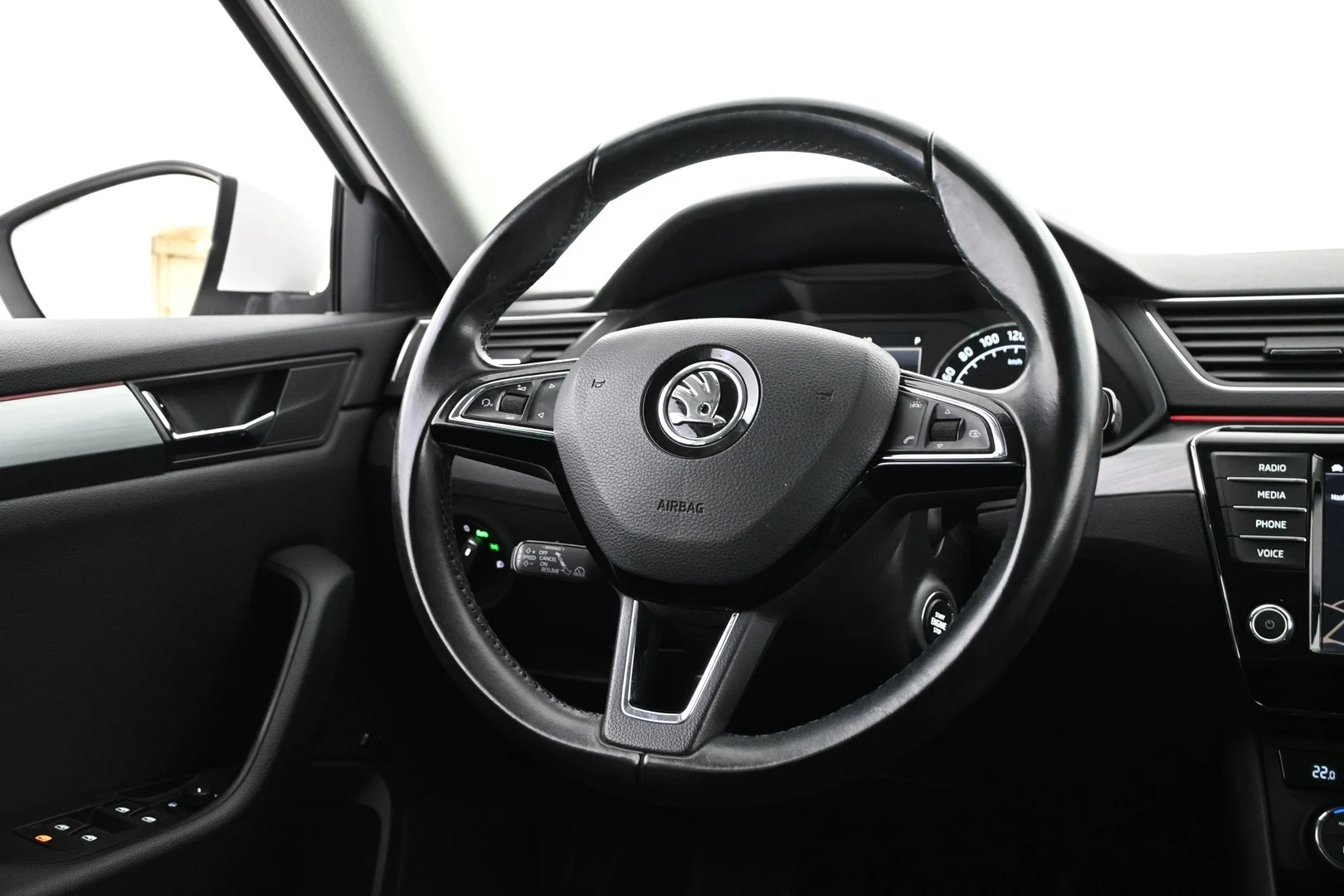 Car Image - 5j9uRxQ9IPiWzGhajdBg4W