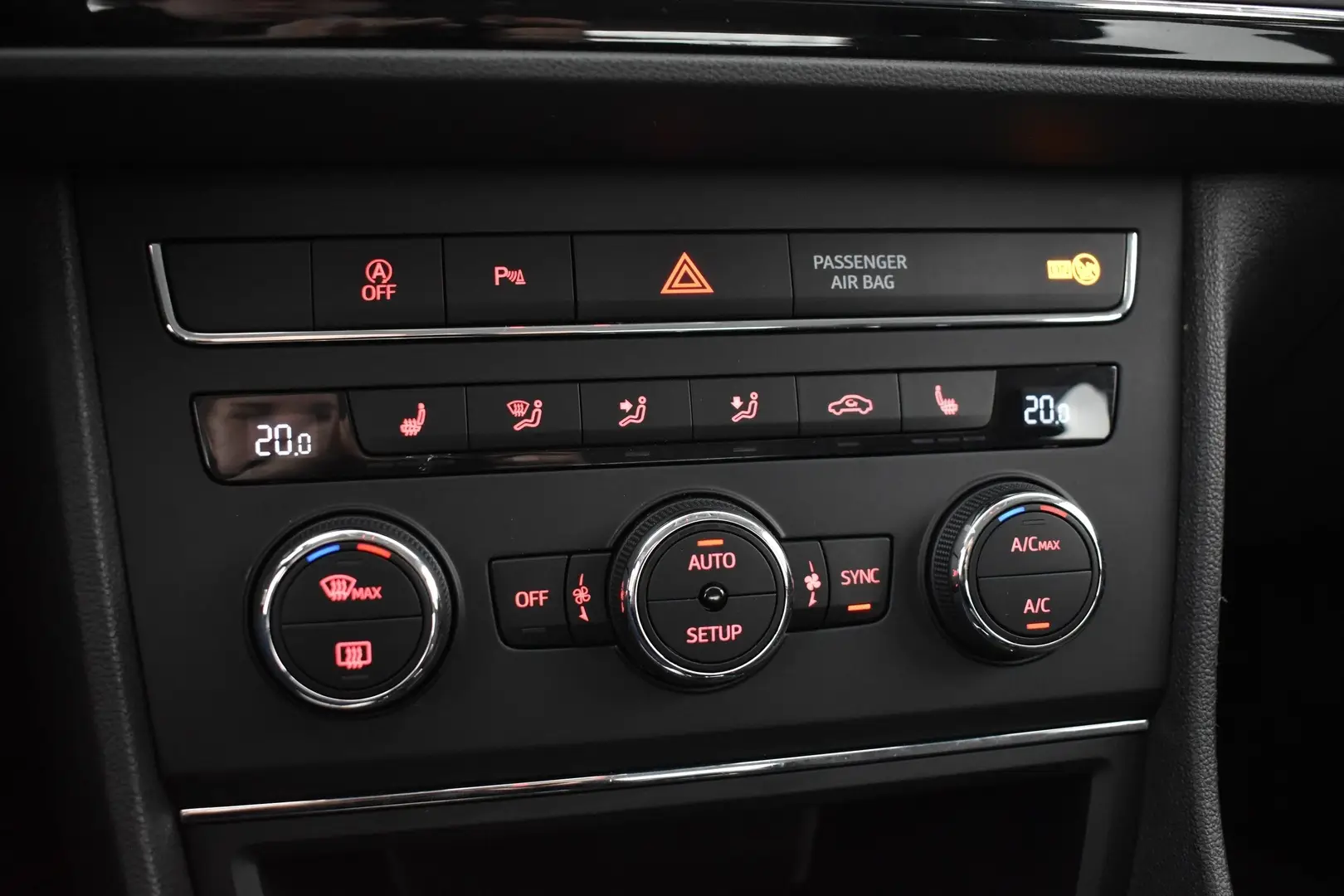 Car Image - 2DLf5hhepPJAsYHhngVFzY