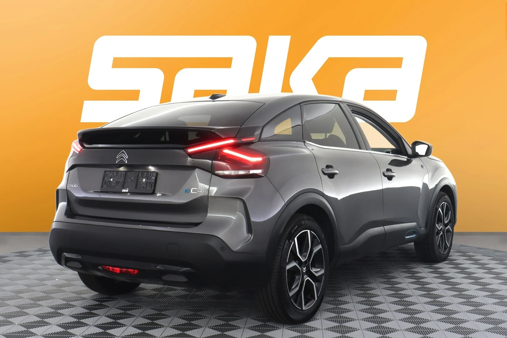 Car Image - aeY7CbHuvW5eIdAoPk4wr