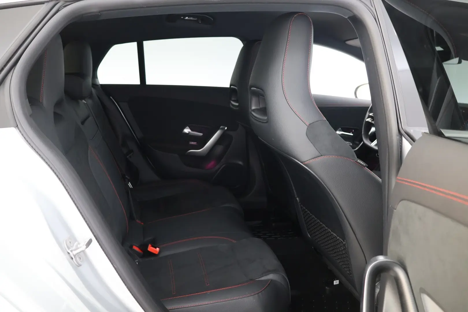 Car Image - da1yGszLHvMBmWHZW5C4F