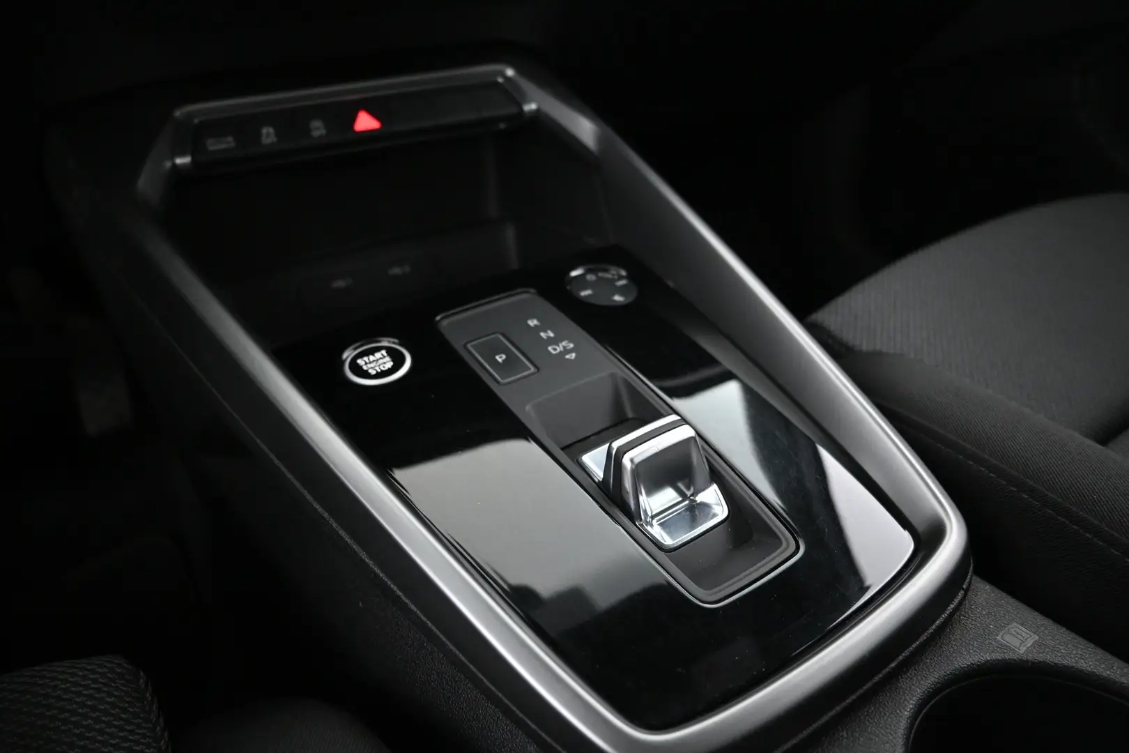 Car Image - 4Yiss8GoI2kgI9dZPDs0Nu