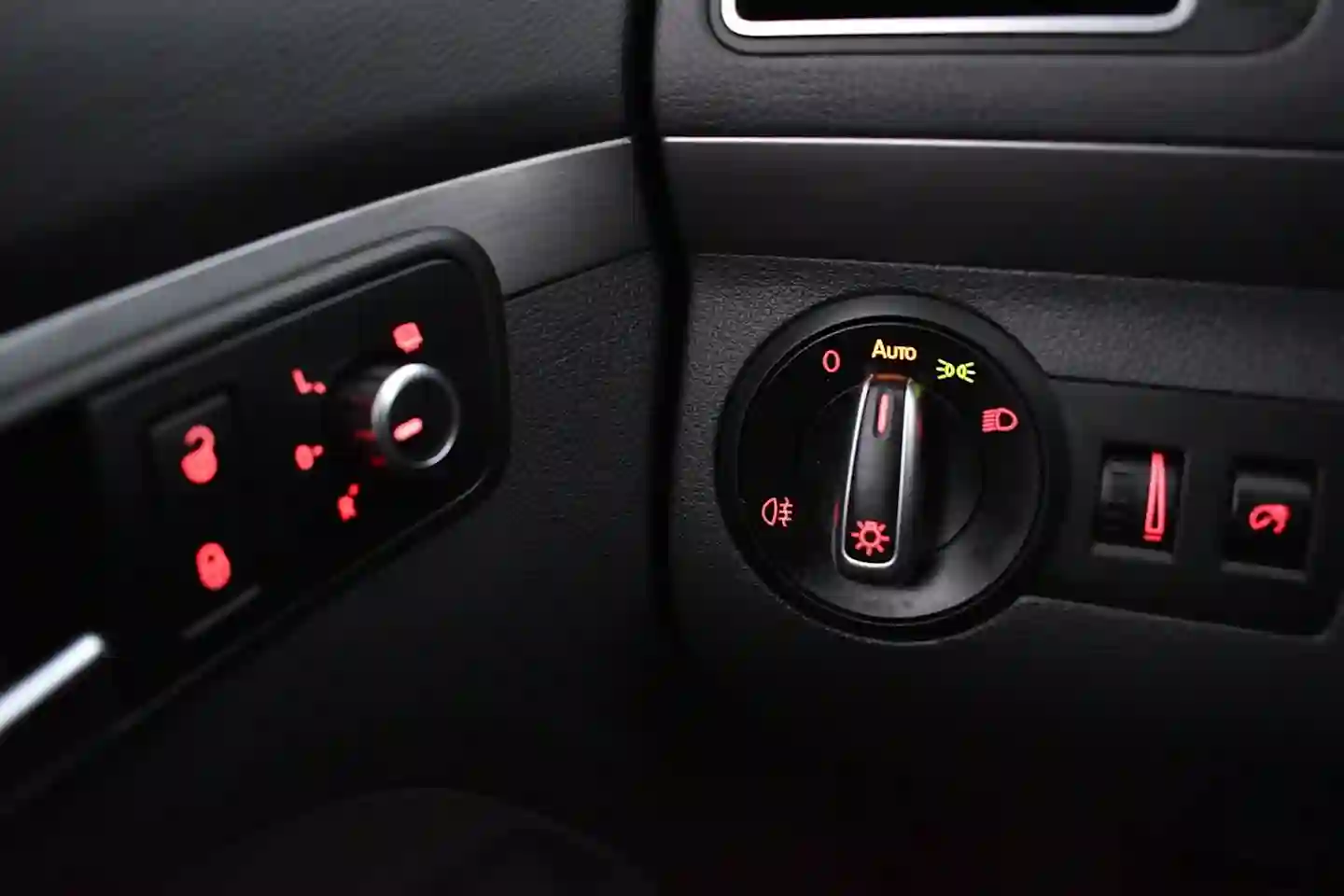 Car Image - 4nSPRrwj5JGnc6v37TbOy4