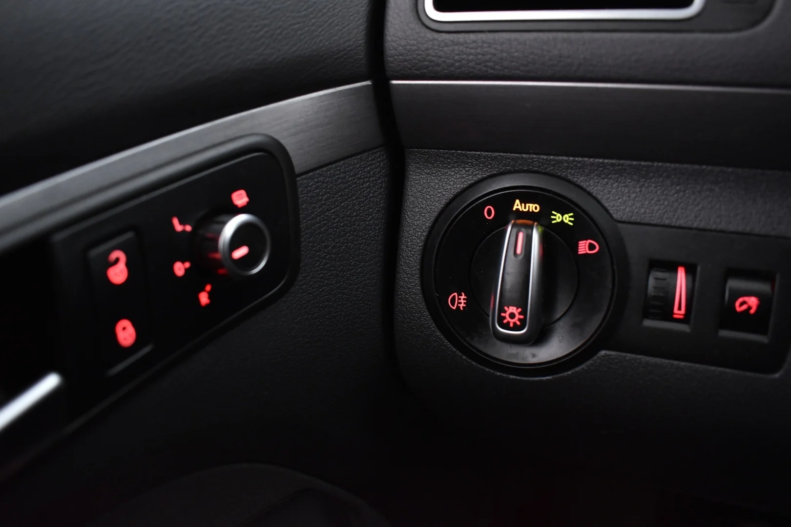 Car Image - 4nSPRrwj5JGnc6v37TbOy4