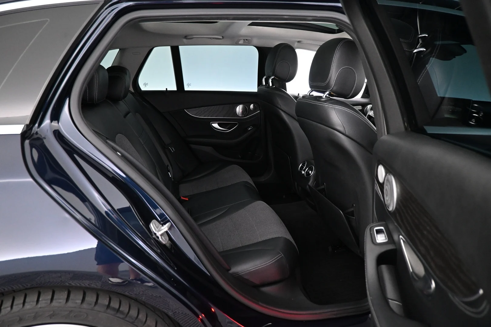Car Image - 2kEhJ5WQv4aHlnbVle5uL4