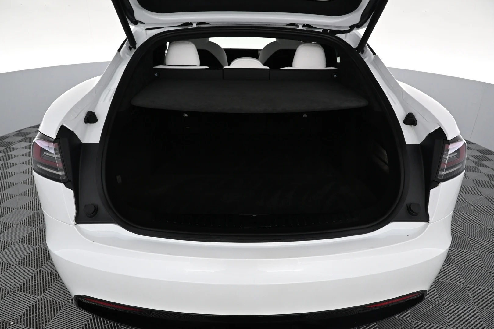Car Image - 48ihubgTNAe2Ph50H3hqaN