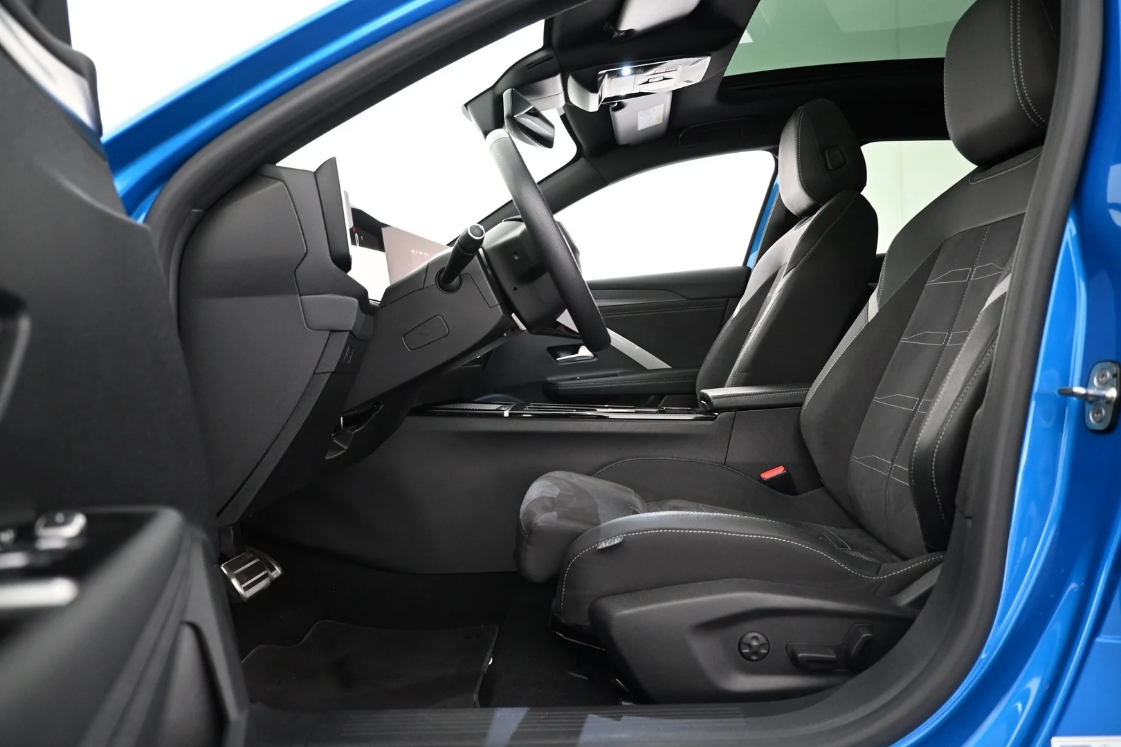 Car Image - 1zdnYLPUmmDFWTTuWTjMMg