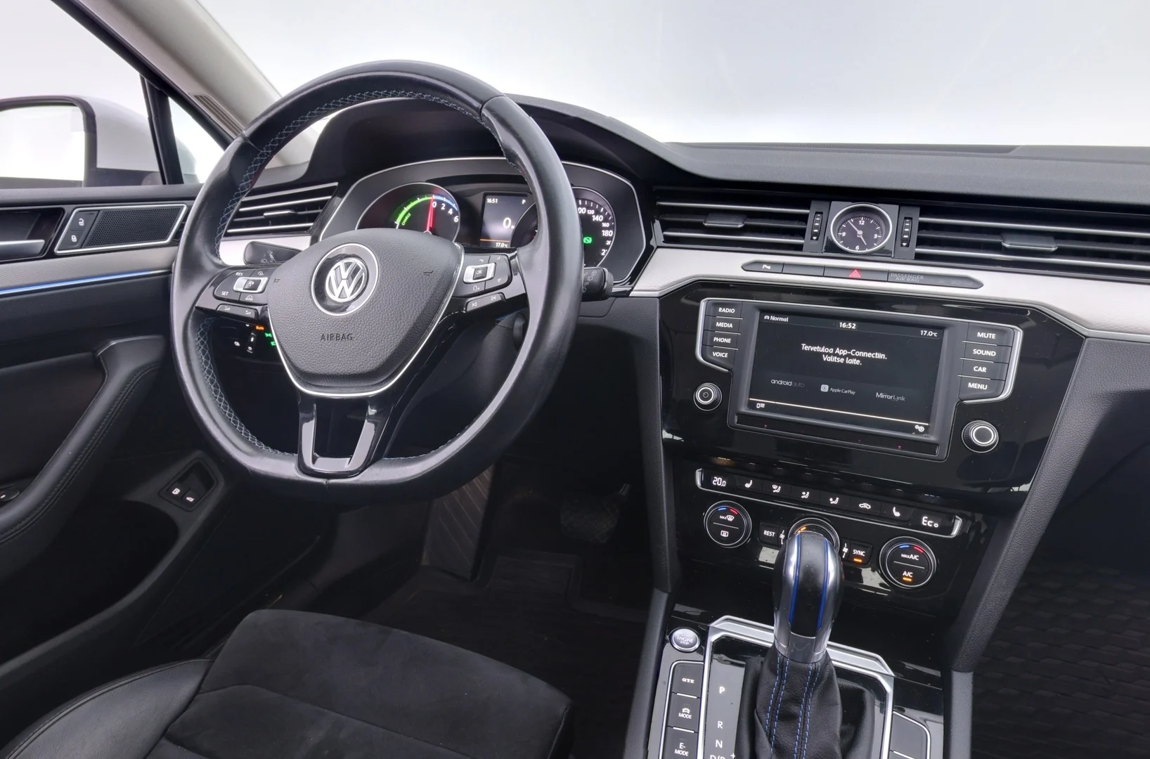 Car Image - 32MWWi9ZiD7MOLz5aEccve