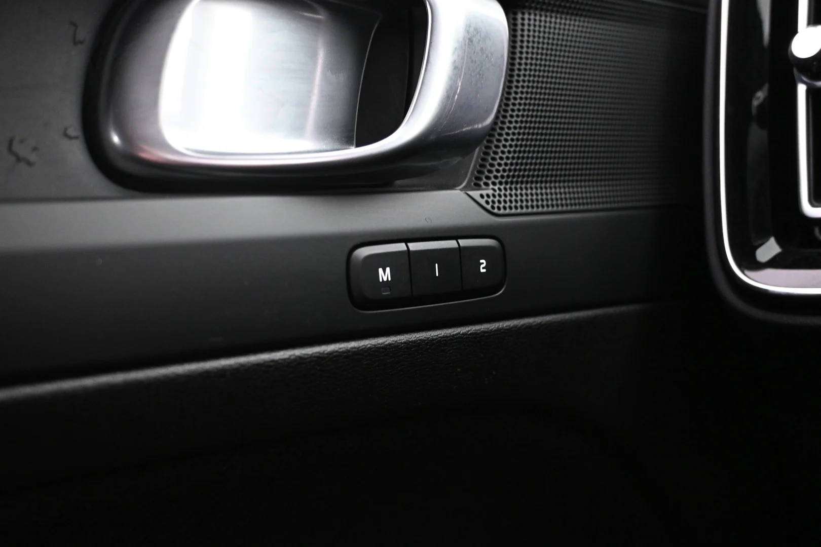 Car Image - 3xjmwuWlWxaQVba8fg7i07