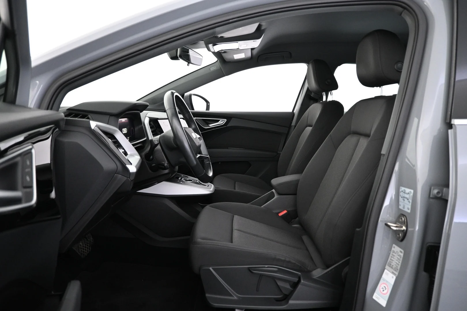 Car Image - 4MkSFGZnh8MnFvbDVEJKpg