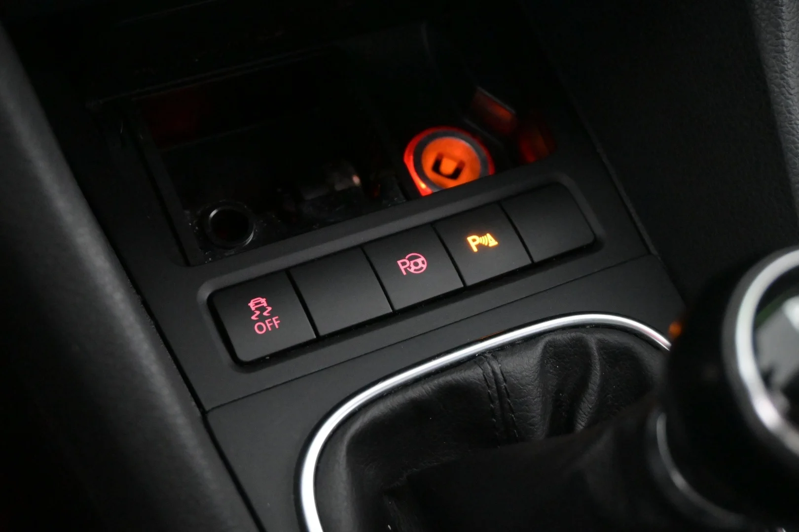 Car Image - 2usgDPVwMakDzvrrjnN9Lb
