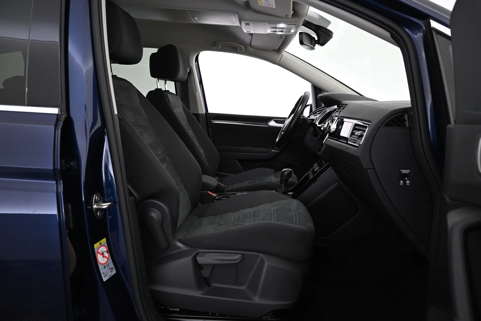Car Image - 628ojJZ6oQ9xS9HZ9d3OBS
