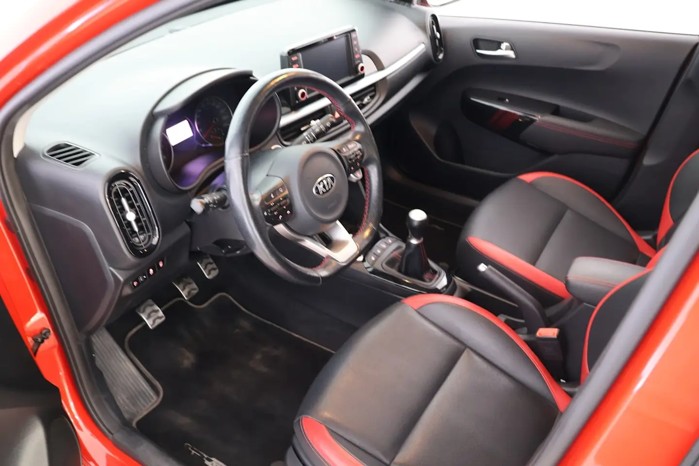 Car Image - 7qqm011qT616Z1F6Ieh76D