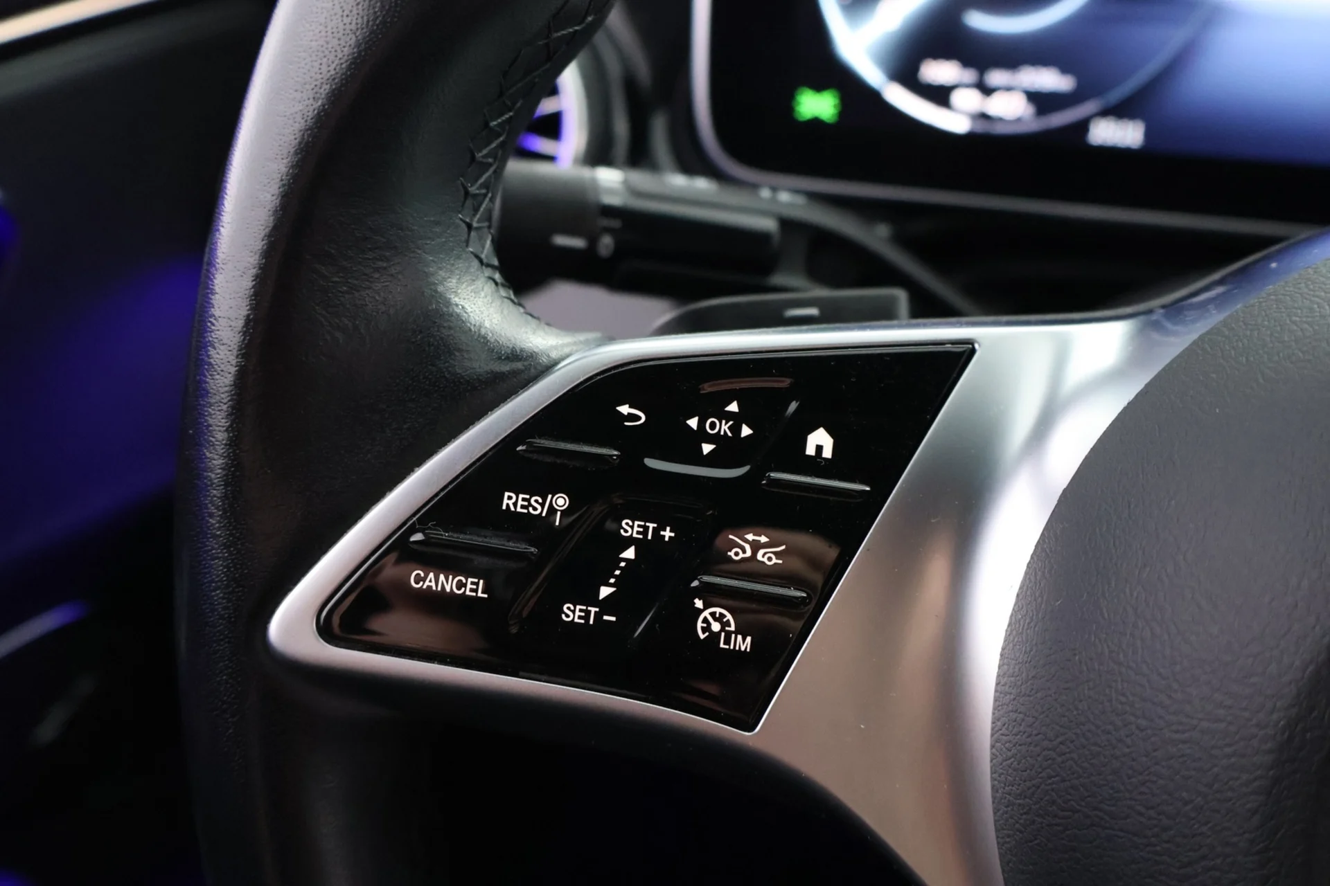Car Image - 42kXQkk71xfVirX8fMBtYN