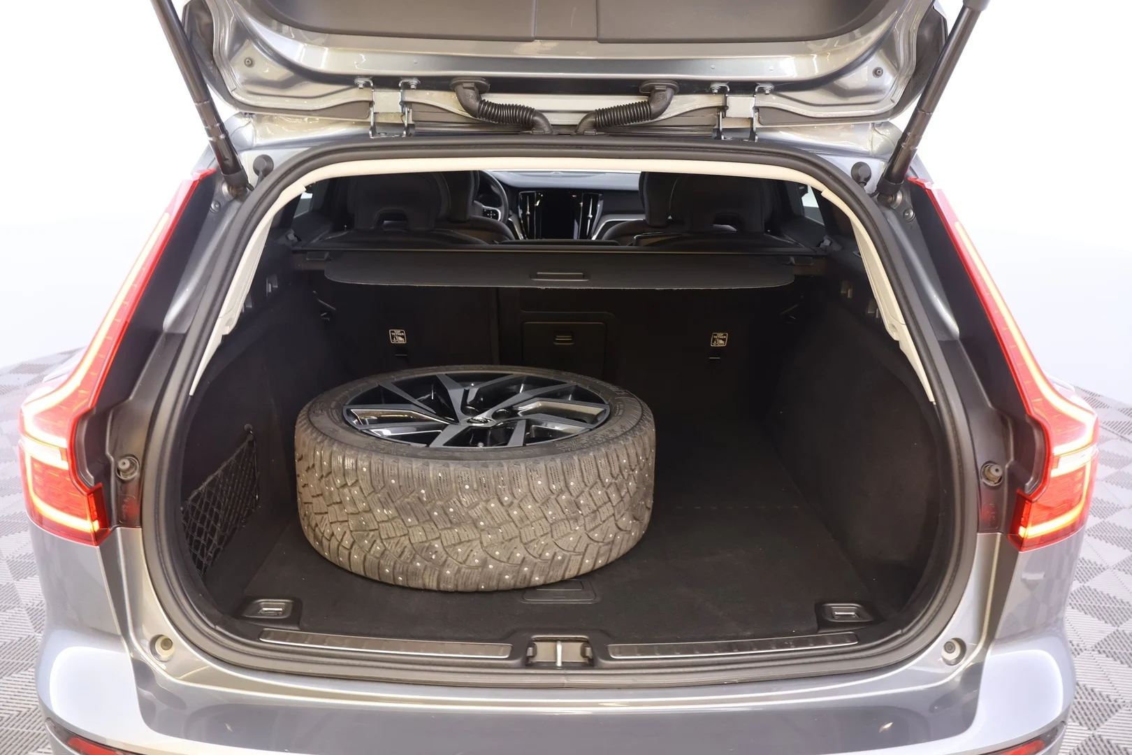 Car Image - pKKvEjCqS0QZJXdau2W5q