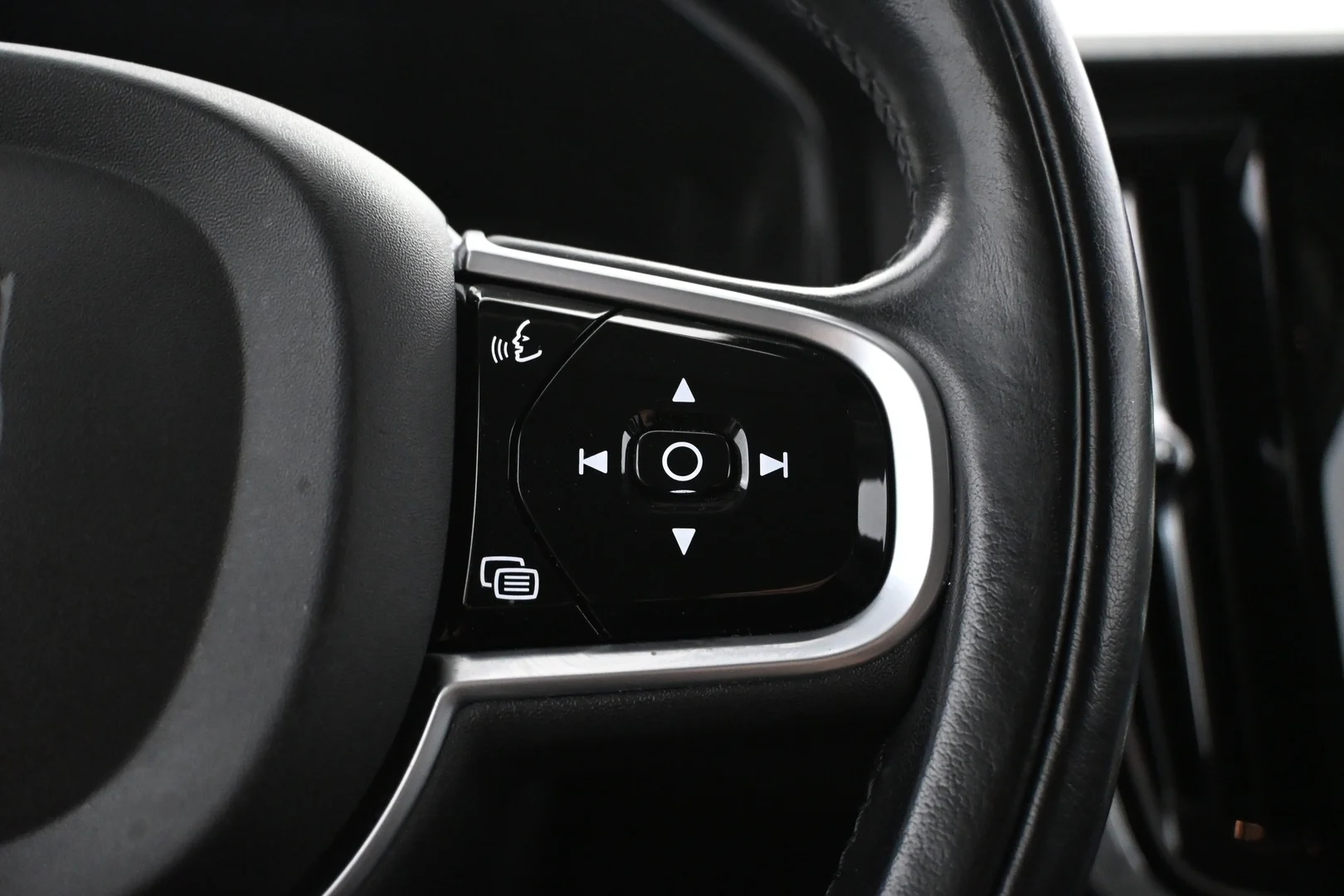 Car Image - 4lqpnqEyINC54VNyyfP62t