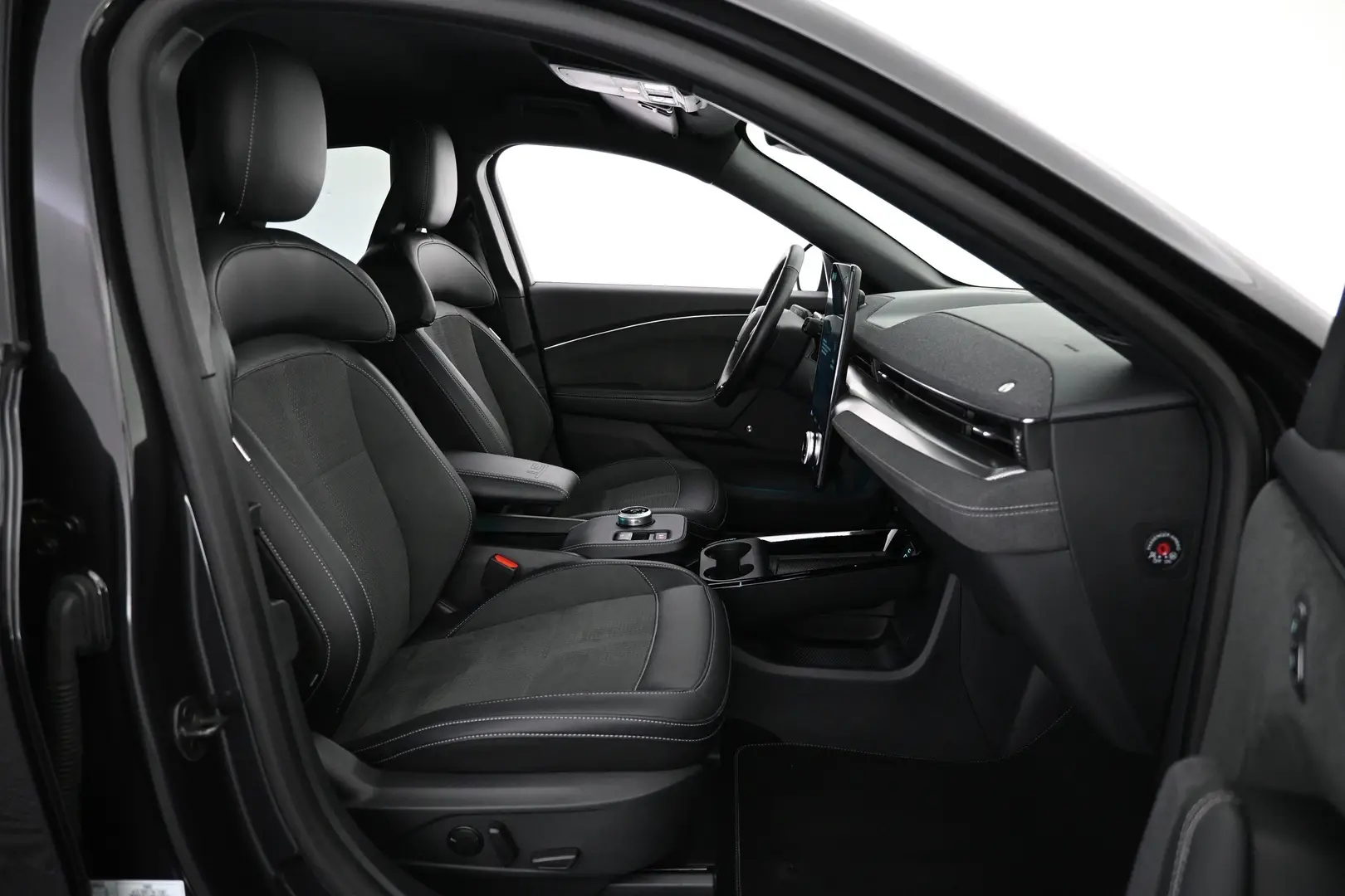 Car Image - 6ODEnjzBnzn9LsdZx6IU61