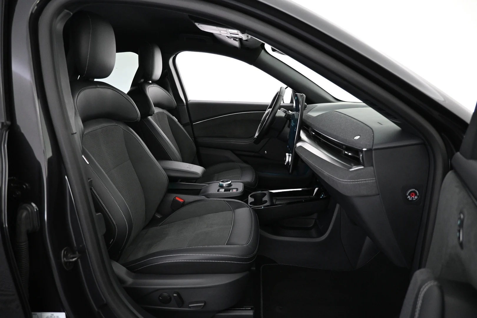 Car Image - 6ODEnjzBnzn9LsdZx6IU61