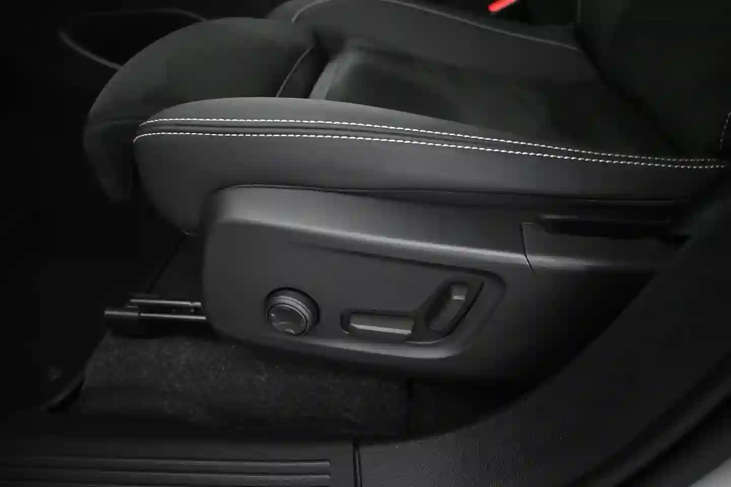 Car Image - 4UfiL8N8RRCDPUzE5zffQo