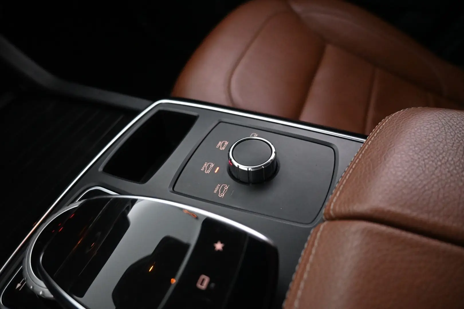 Car Image - 48q6xSqn4uulk5SGxpsdjL