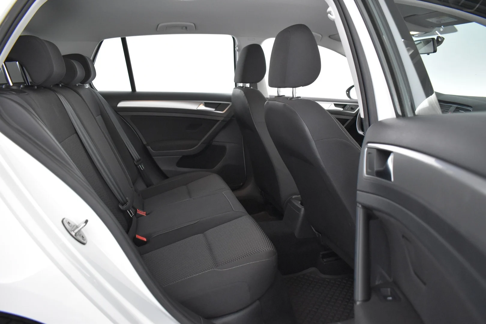 Car Image - 1k8LklCDAOFEXtWe4KSUxn