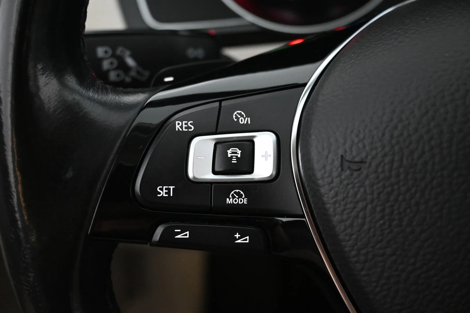 Car Image - 7cn4CmvgLgvDHSs0b8H5mv
