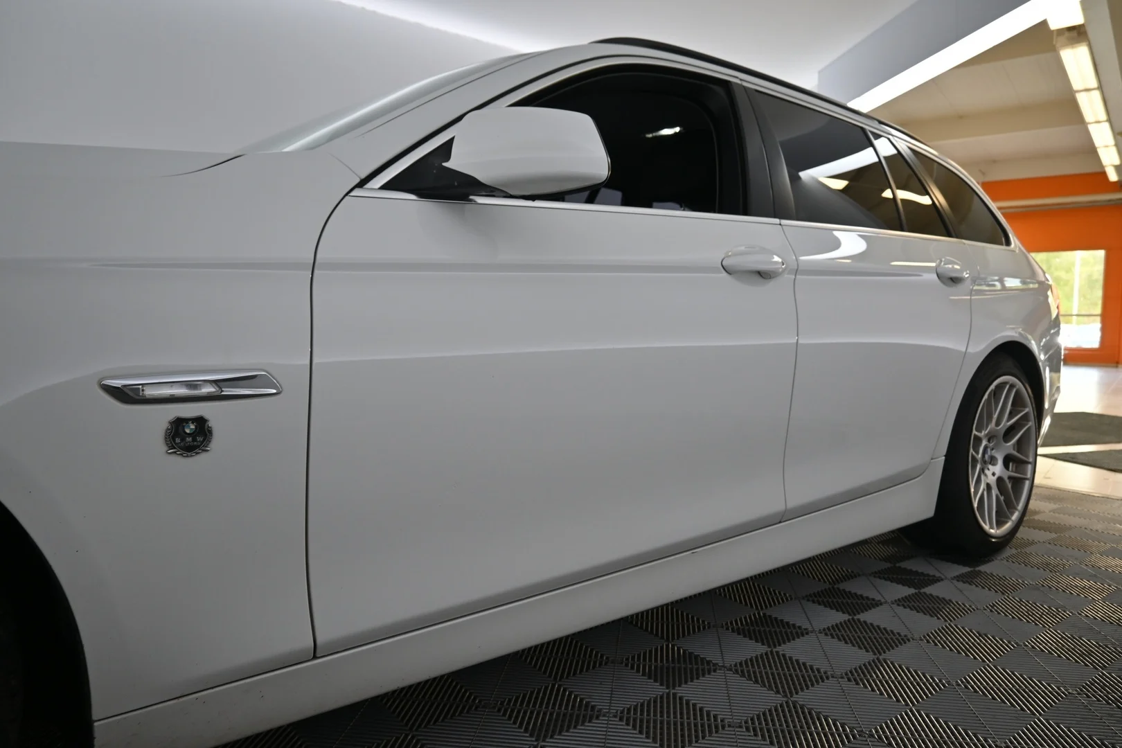Car Image - 2Nxu3iKaGWjr40NLxiM6di