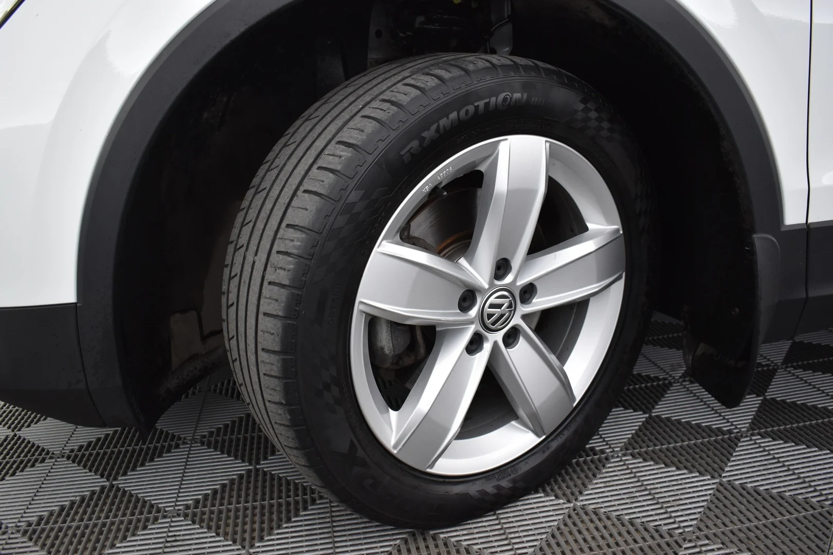 Car Image - 3bCOIj8ZTwVlTOICZgjRG8