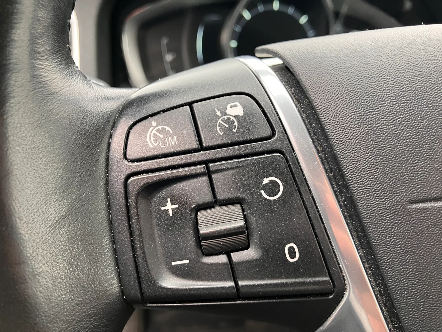 Car Image - 1AH8sVUOaU4owMWnRbxmrd