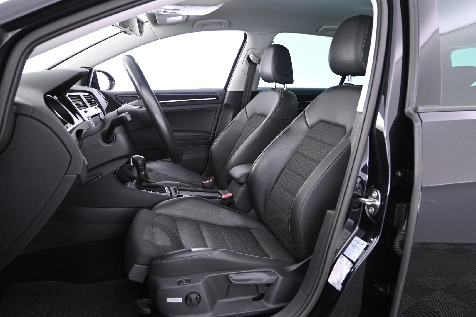 Car Image - 1KFUbP4SBkyEaAkqhEjVrG