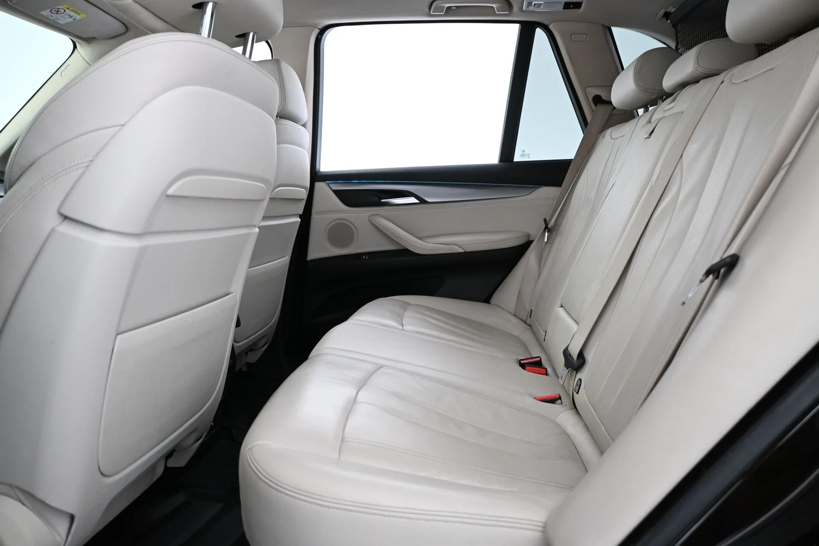 Car Image - 3BiXasRSgexiy3OvV16PDK