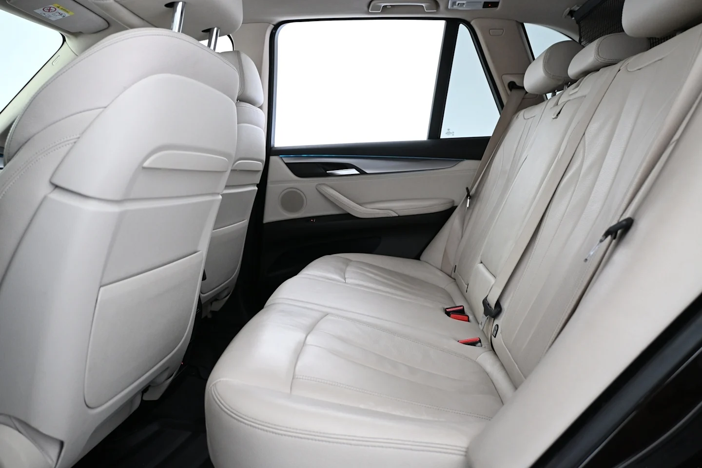 Car Image - 3BiXasRSgexiy3OvV16PDK