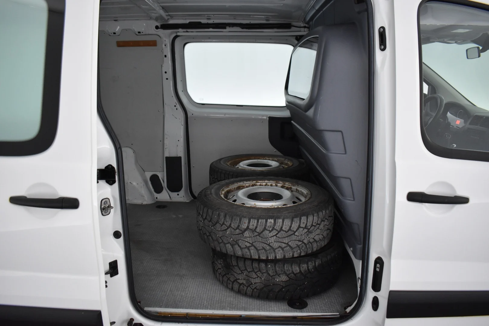Car Image - 7rDyGHeHnF14gsjwnVud9p