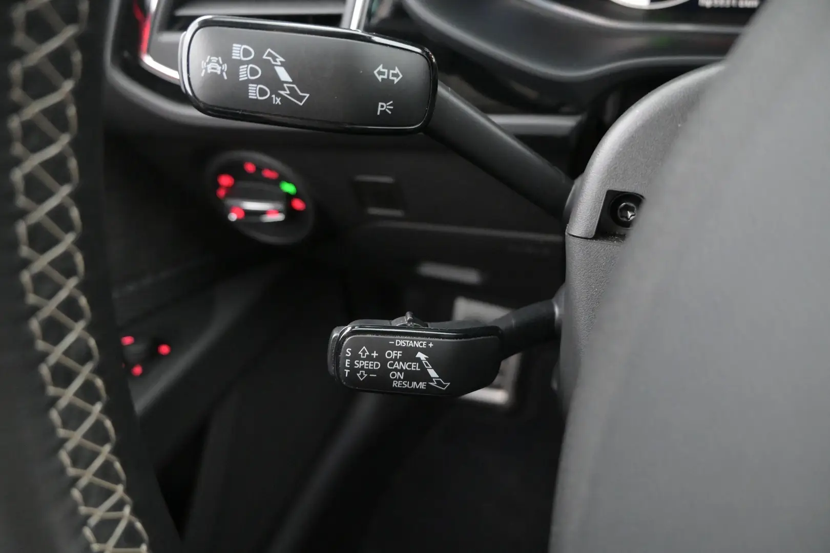 Car Image - 6vAIaqSjMPsIvbXpdZDY54