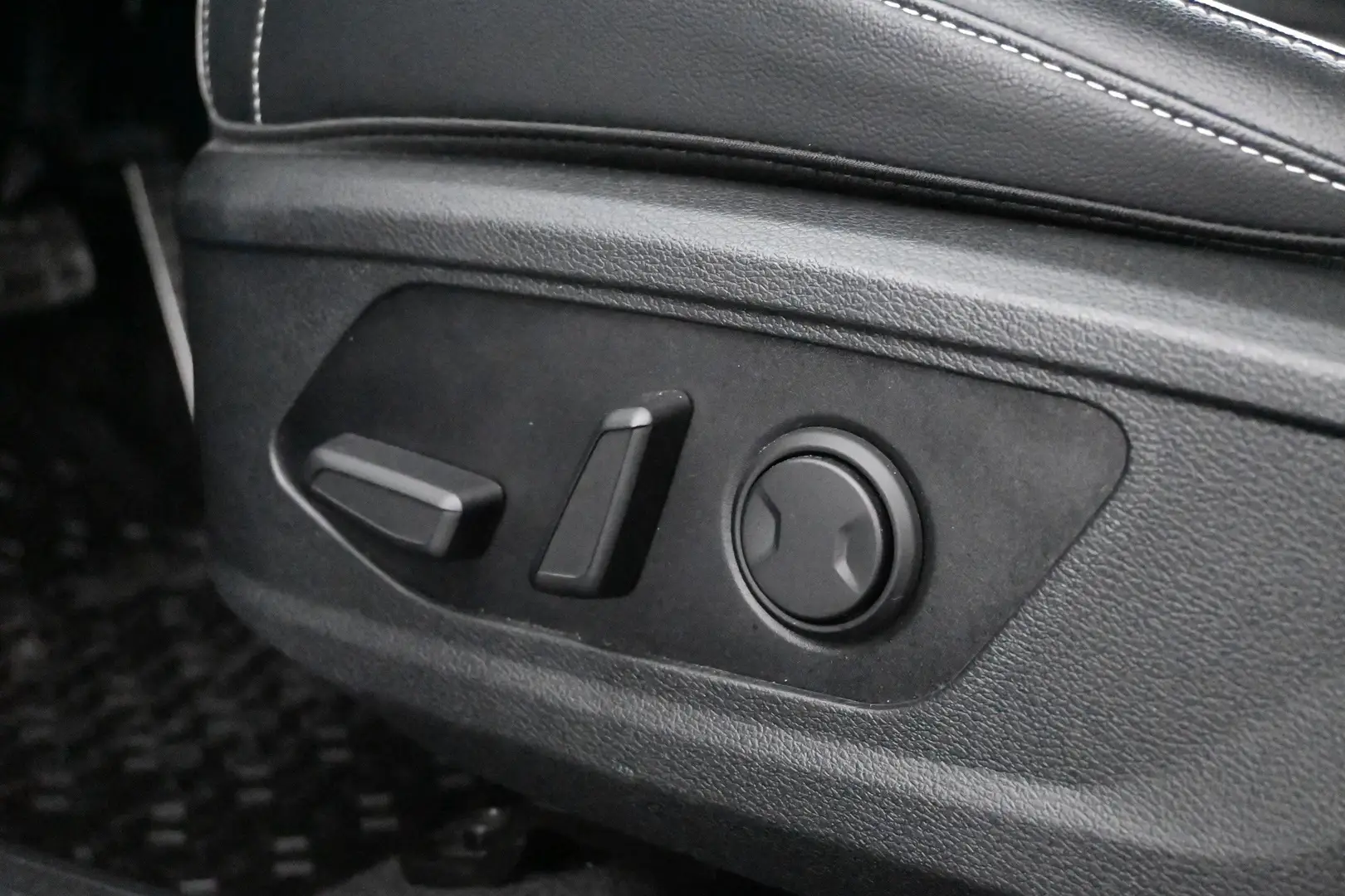 Car Image - 4S5RC6PTPbGFSrmMBFkD7G