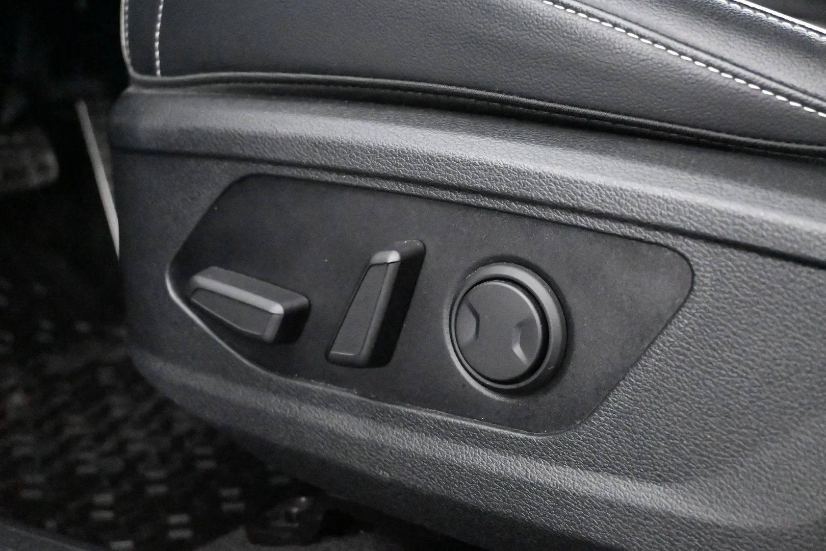 Car Image - 4S5RC6PTPbGFSrmMBFkD7G