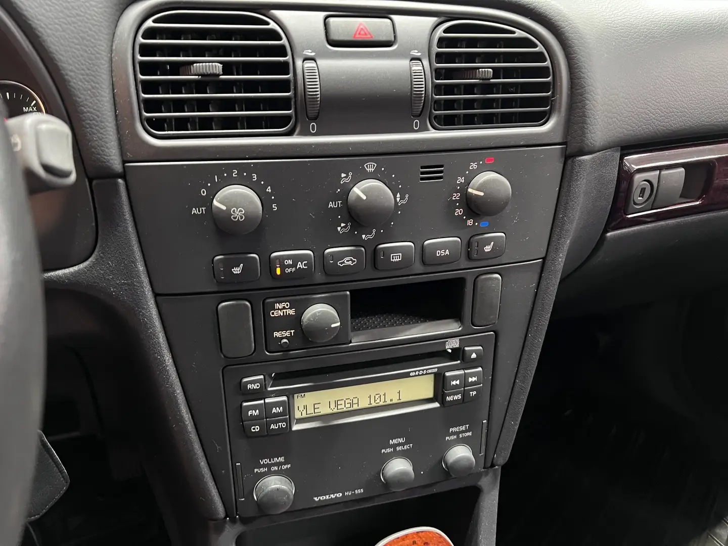 Car Image - 6wpnex2kyT9AXiyZhNZEL8