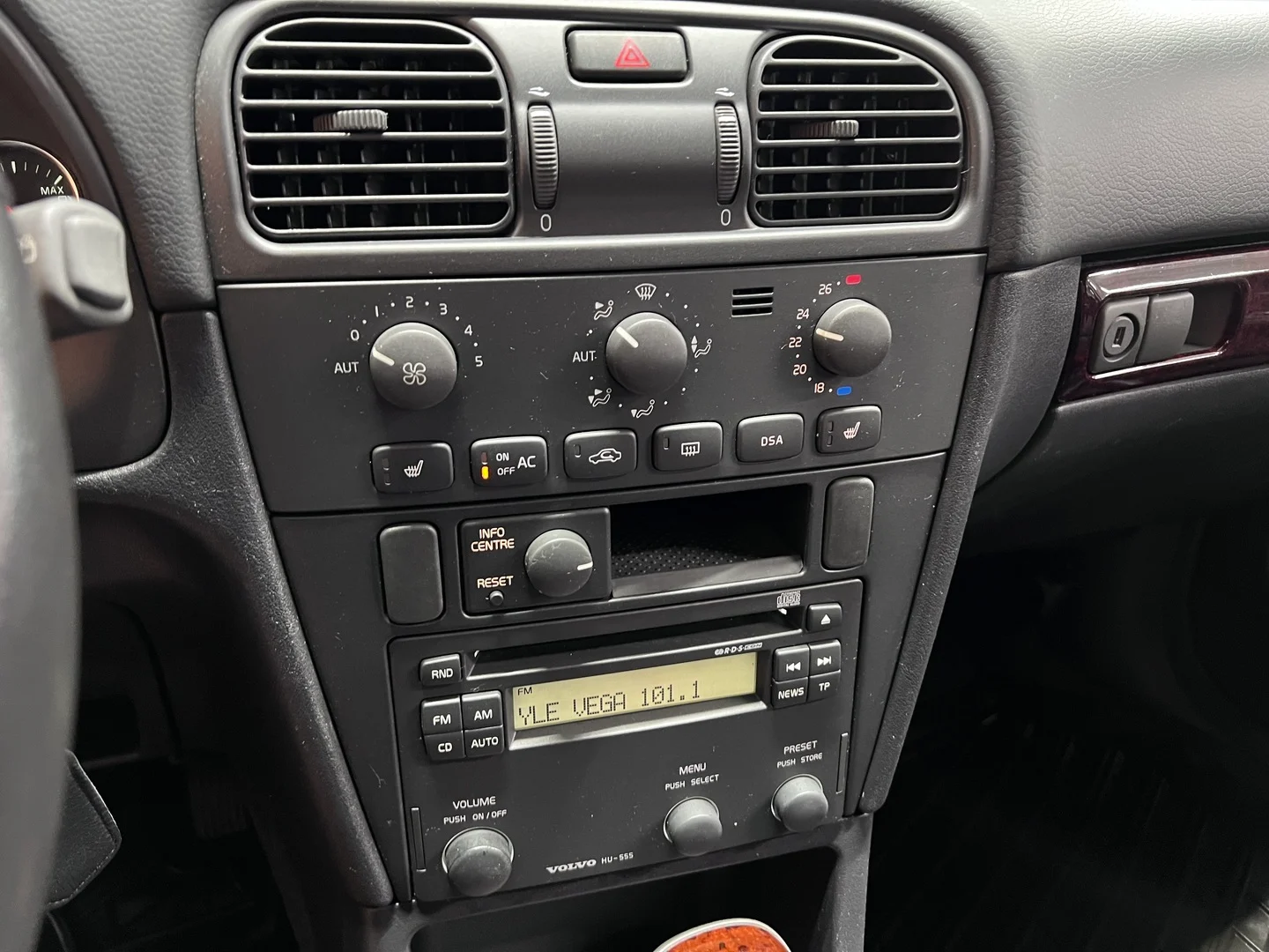 Car Image - 6wpnex2kyT9AXiyZhNZEL8