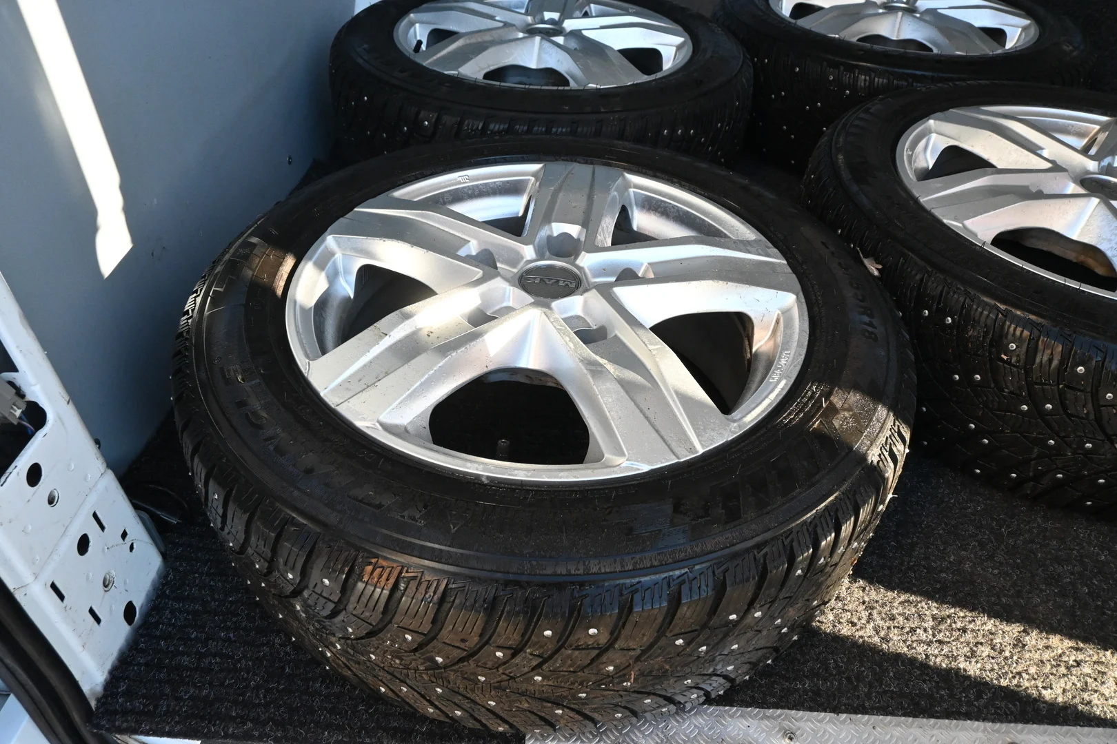 Car Image - 71YmdMi81vc3R54V2usQS