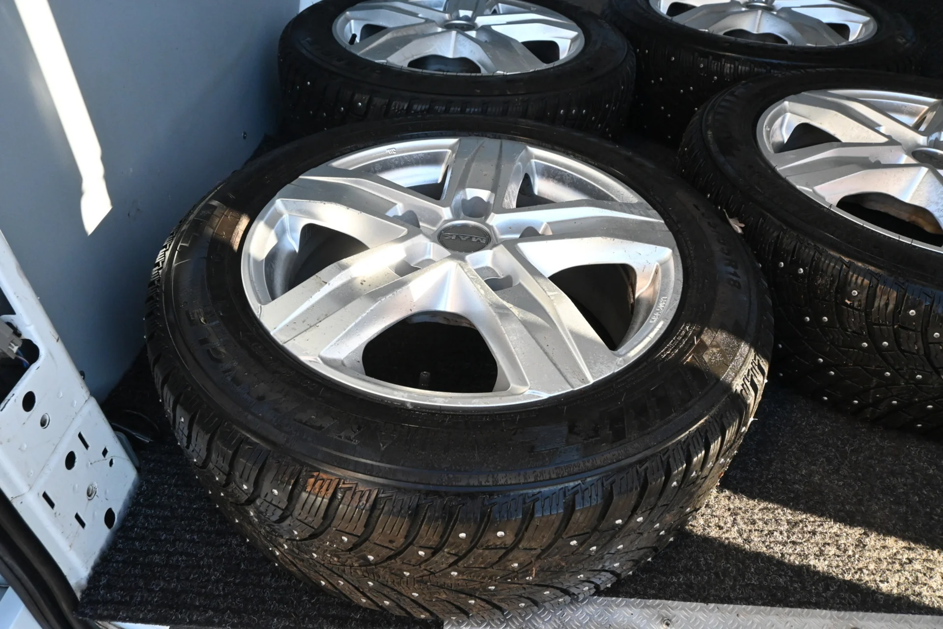 Car Image - 71YmdMi81vc3R54V2usQS