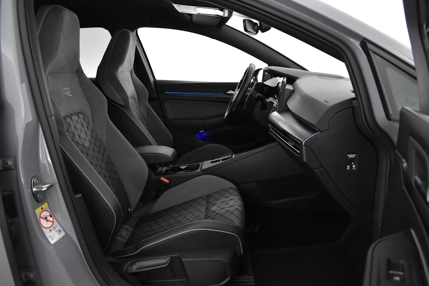 Car Image - Vqq2jIEHEFEEZIMRLcYbS