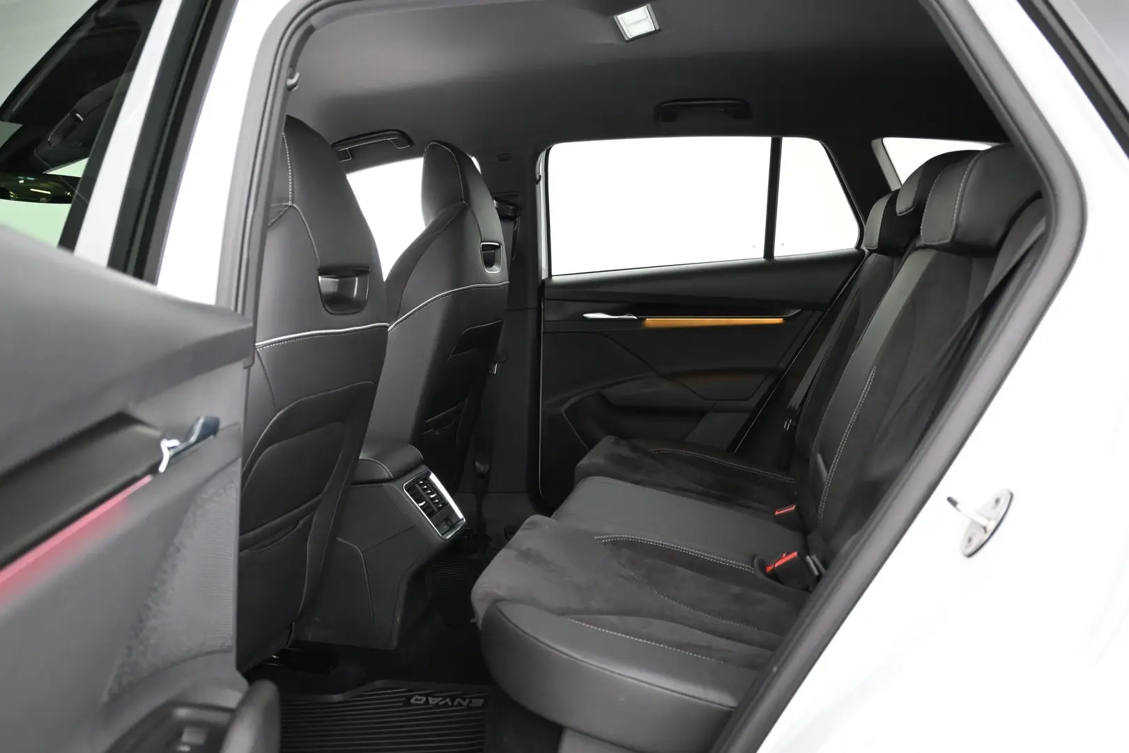 Car Image - 67f0P4Cwi2clHJnZLfDdLN