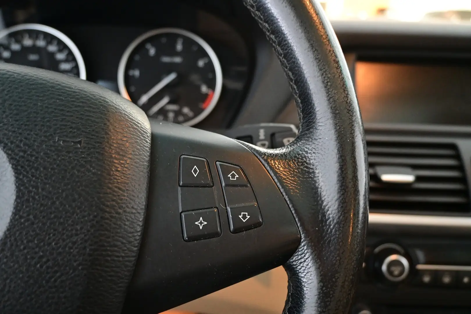 Car Image - 4TYQmdfHynXY8uSVUlIe6P
