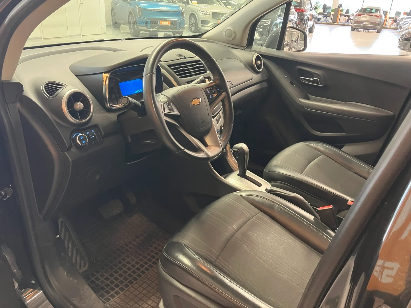 Car Image - 3yjVzNmhzm6o9k94Efhlq2