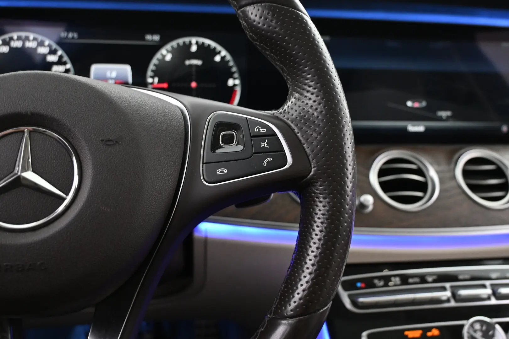 Car Image - aQP3PefgWCqxjXjxu5vbH