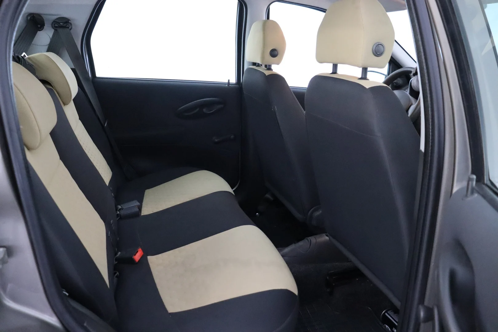 Car Image - 2XH6eKNKSVOaWkEZ5KpLzX
