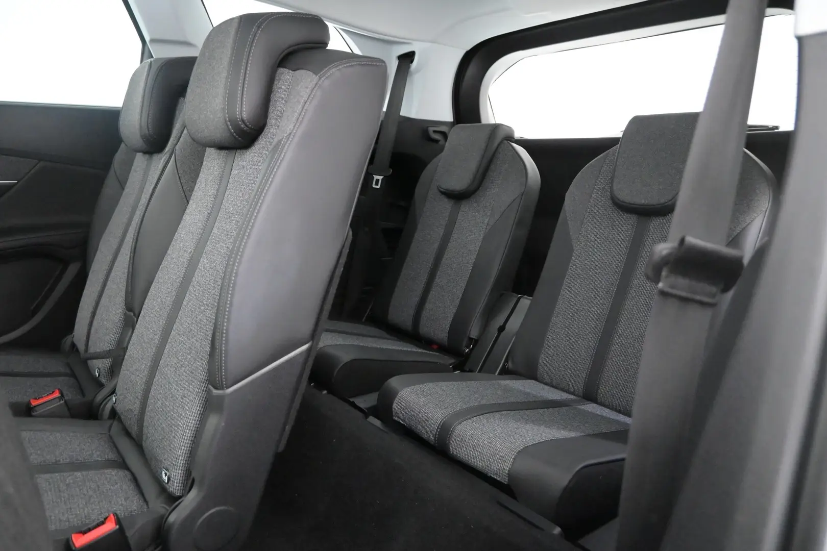 Car Image - 3HuIPffX6hK21drbtAWuVL